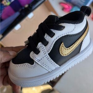 Jordan 1 low Black White Gold Sneakers TD 4c 5c
